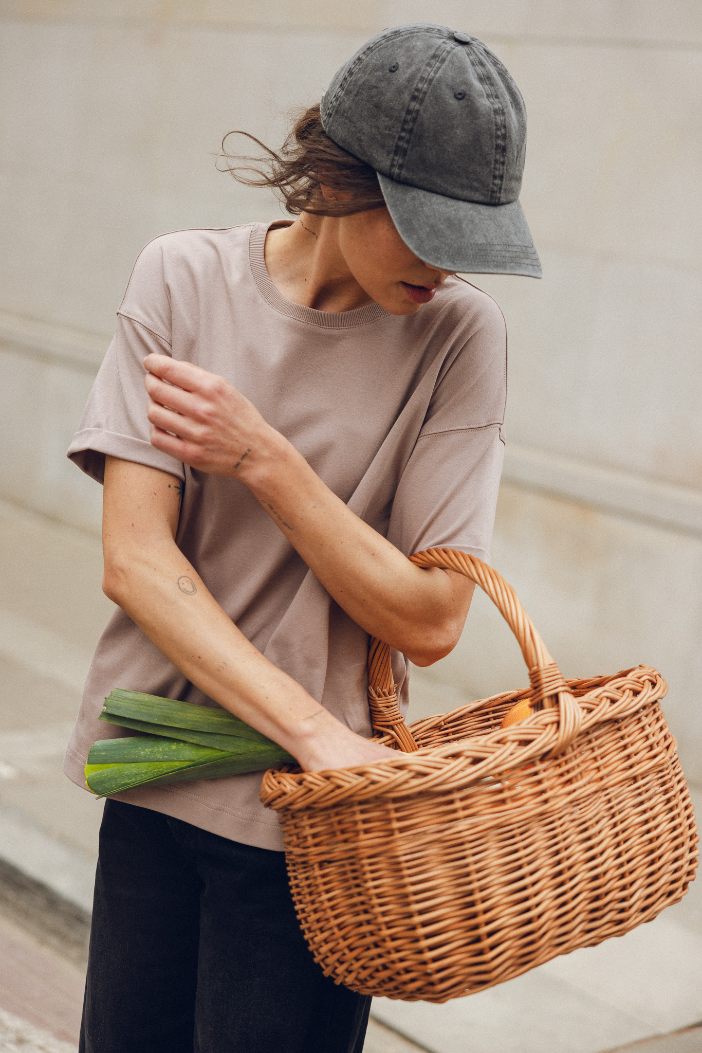 HANIA Tshirt boxy beż
