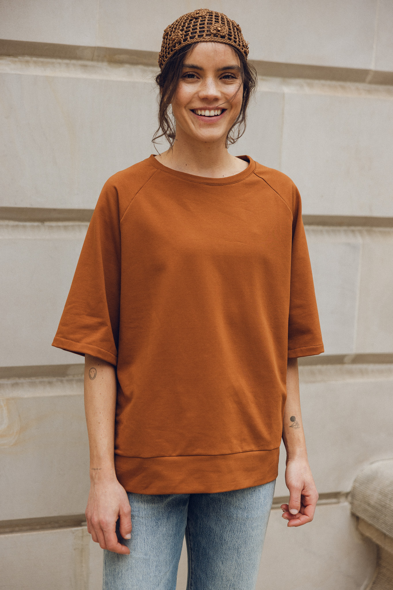 TELL ME MORE tshirt karmel